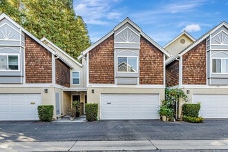 Building Photo - 1755 Erinbrook Pl