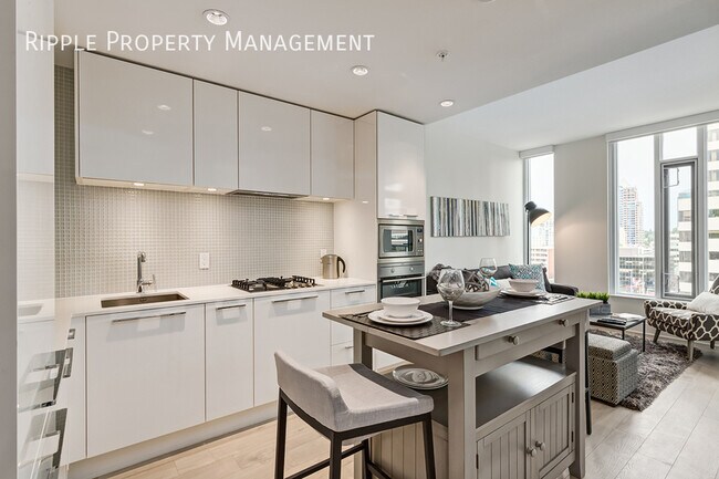 Building Photo - Modern Furnished 1 Beds, 1 Baths Condo/ Ap...