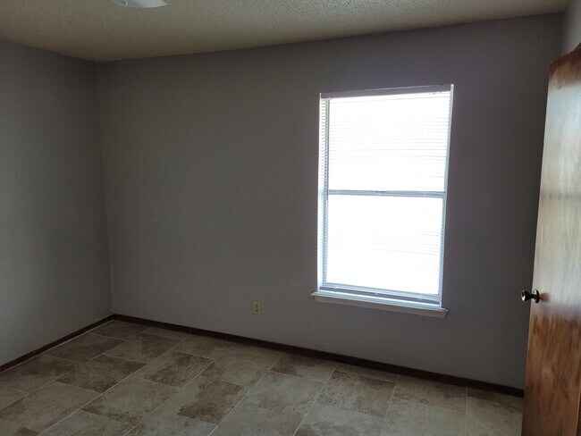 Foto del edificio - 6013 S McKinley Ave