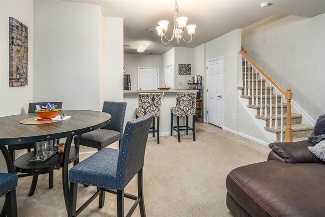 Foto del edificio - 6 Iris Ln