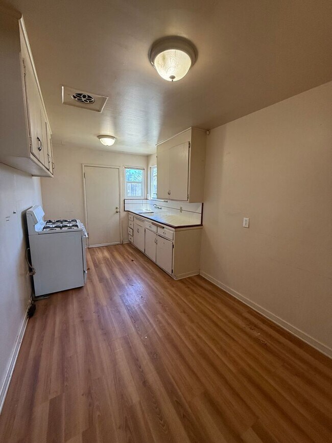 Foto del edificio - updated 2 bedroom duplex
