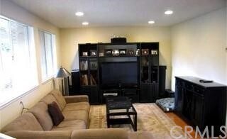 Foto del edificio - 9716 Bloomfield St