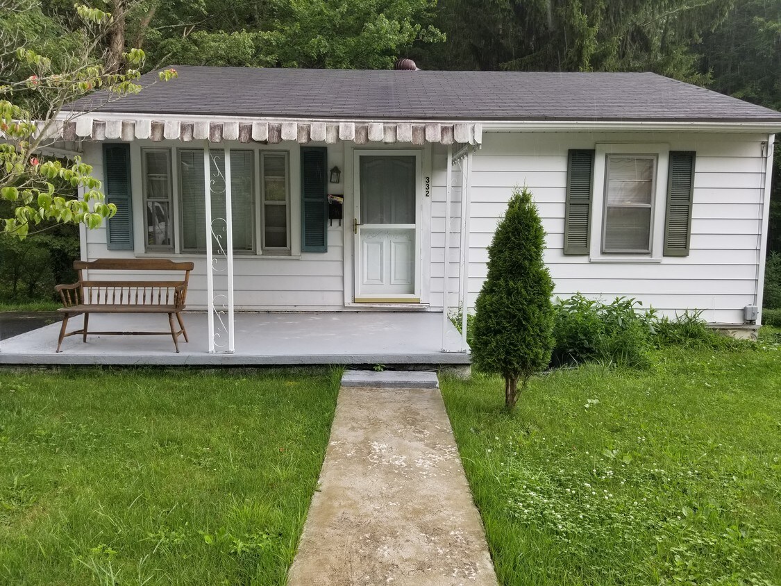 332 Ewart Ave, Beckley, WV 25801 House for Rent in Beckley, WV