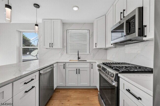 Foto del edificio - 62 Hillside Ave