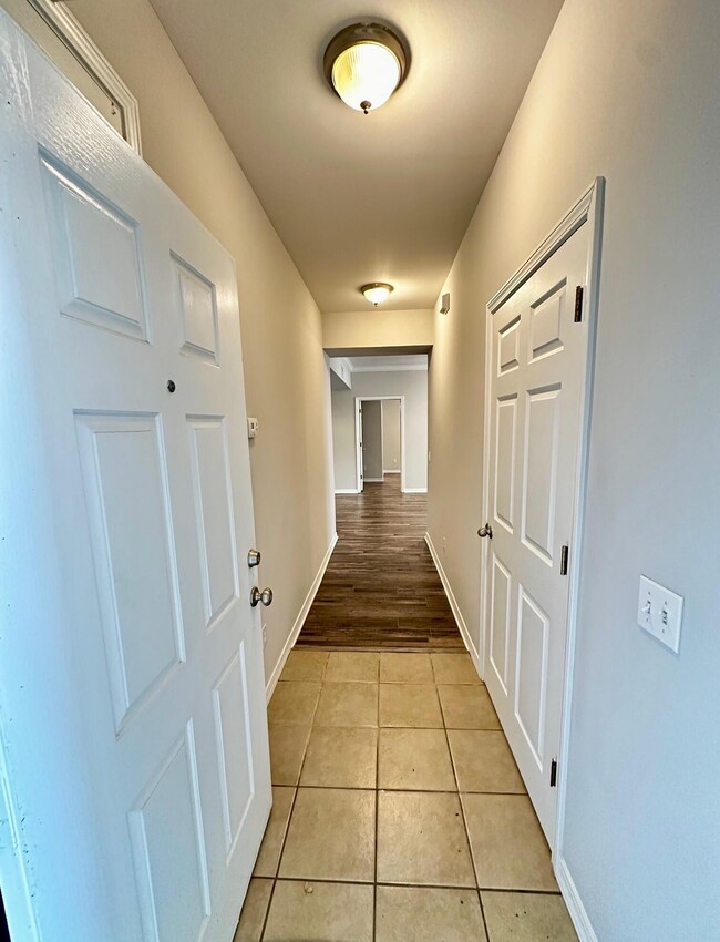 Foto del edificio - 2154 Whispering Pines Blvd