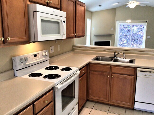 Foto del edificio - 5470 Regent Village Dr