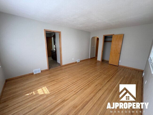 Foto del edificio - 633 N Menlo Ave