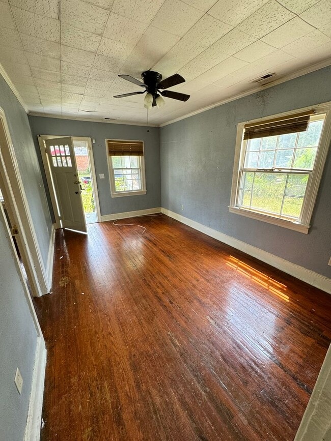 Building Photo - 2 bed house Rva North Side! PET FRIENDLY, ...