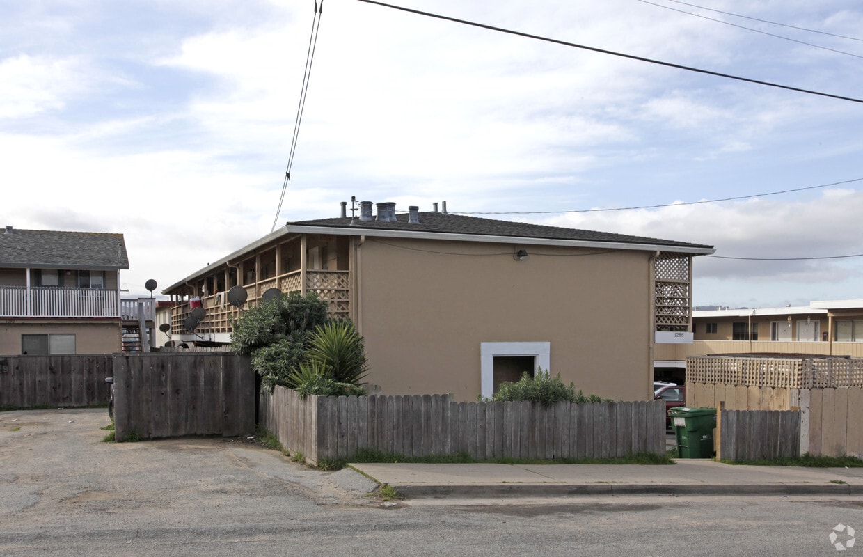 Primary Photo - 1286 La Jolla Ave