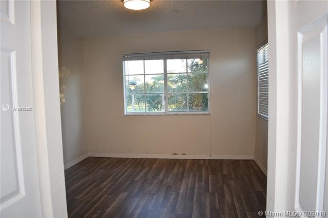 Foto del edificio - 7920 N Nob Hill Rd