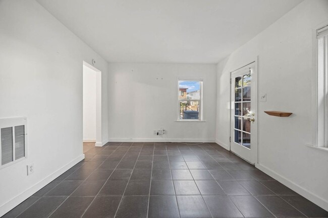 Foto del edificio - 1816 Carleton St