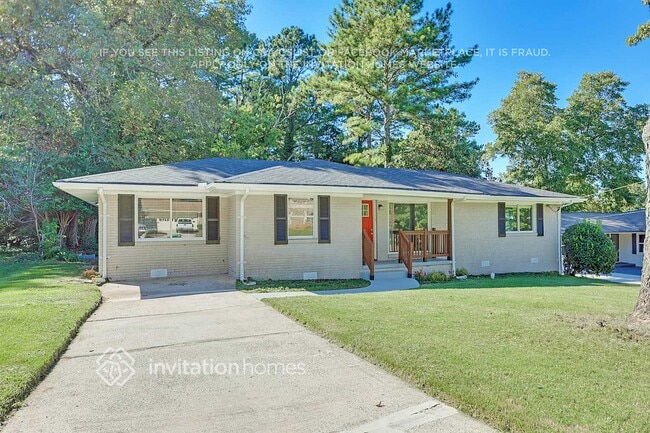 Building Photo - 2434 Shamrock Dr