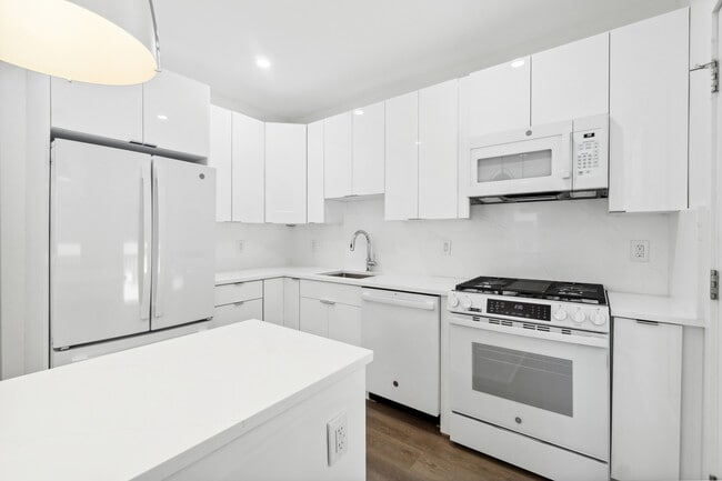 Foto del edificio - 632 Boulevard E
