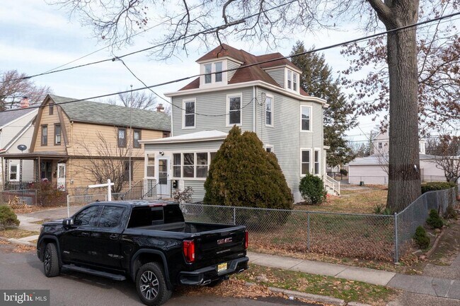 Building Photo - 1022 Franklin St