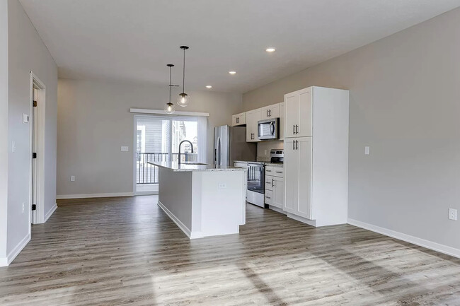 Building Photo - 20855 R Ct