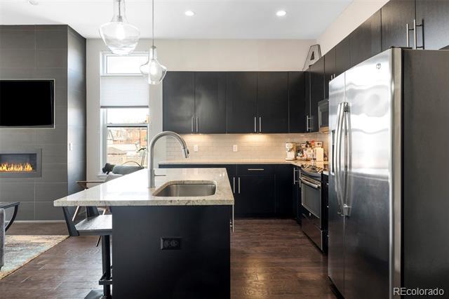 Foto del edificio - 336 E 1st Ave