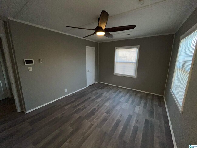 Building Photo - 624 4th Ct W