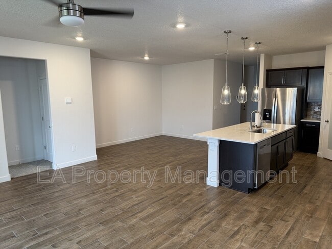 Building Photo - 6742 Clayton Dr NE