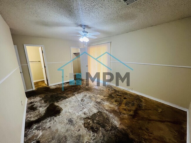 Building Photo - 304 Woodale Dr