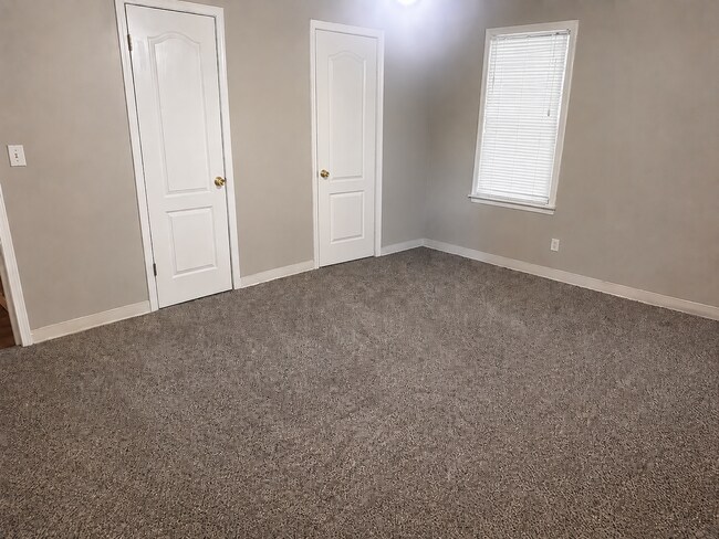 Foto del edificio - Adorable 2-Bedroom Gem: Fresh Floors & New Appliances!