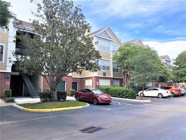Building Photo - 8300 Elm Park Dr