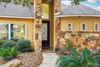 Building Photo - 2622 Fairwood Dr
