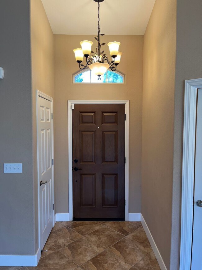 Building Photo - Gorgeous Home Available Soon!