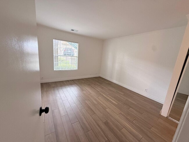 Foto del edificio - 10888 Aderman Ave