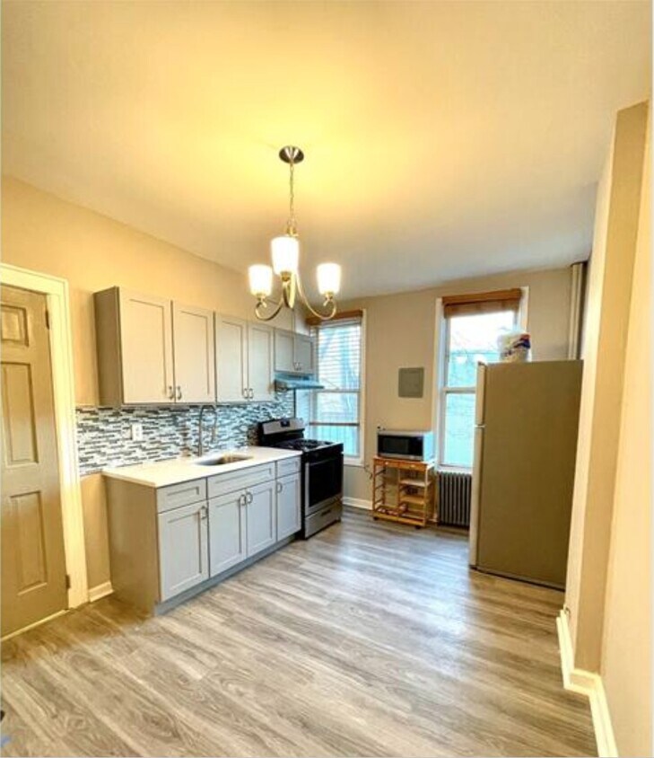 Foto principal - 477 Fairview Ave