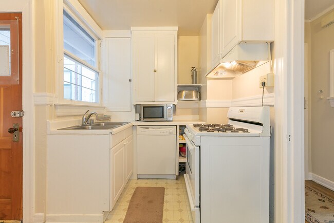 Foto del edificio - 3434 California St