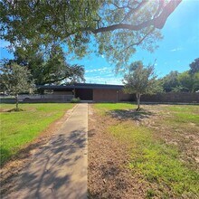 Building Photo - 21 West Dr