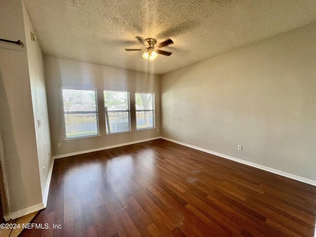 Foto del edificio - 5285 Brighton Park Ln