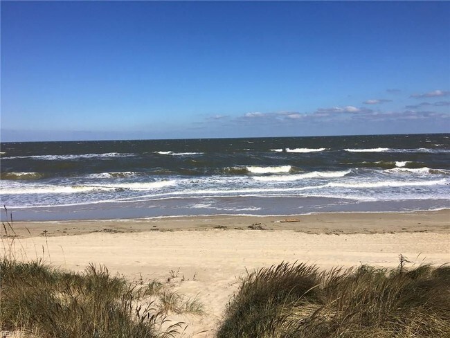Vista frente a la playa - 1874 E Ocean View Ave