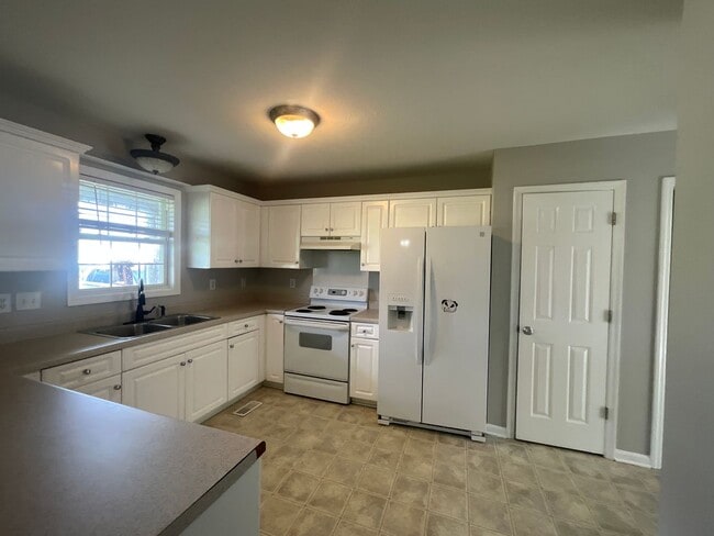Building Photo - 35 Northview Dr