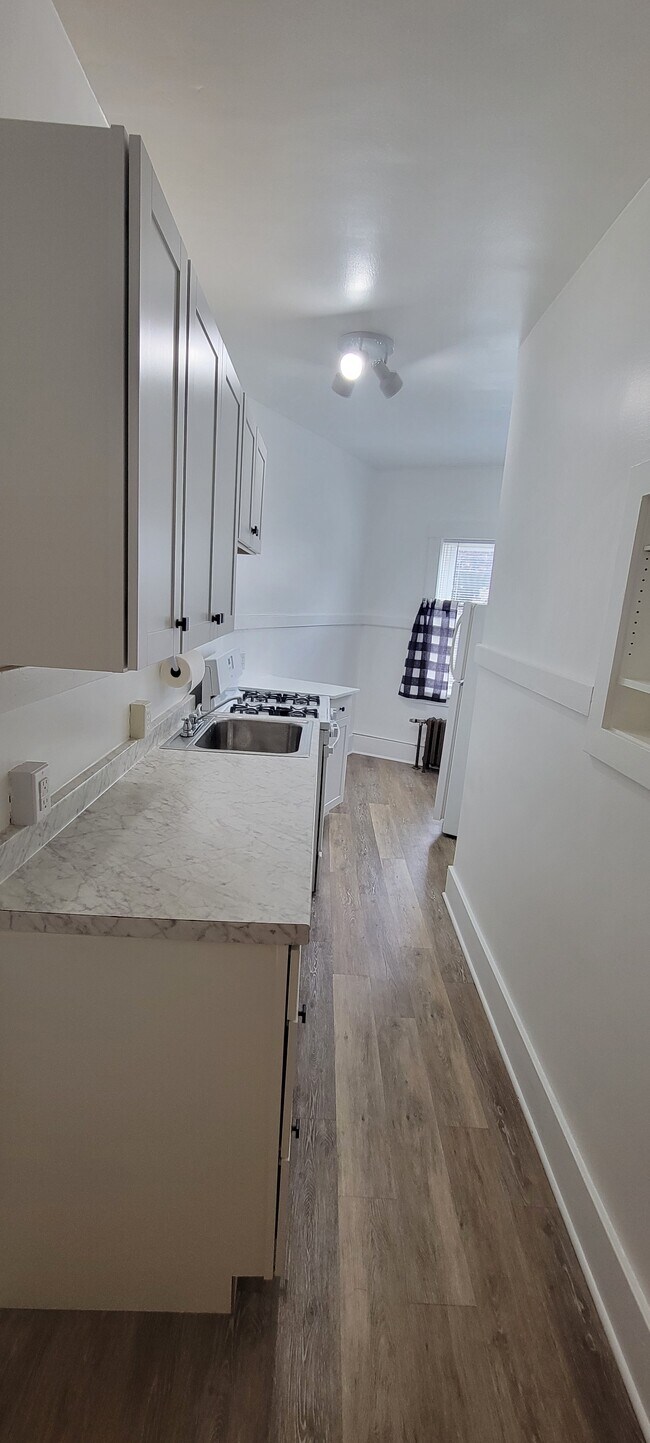 Kitchen - 155 Akron St