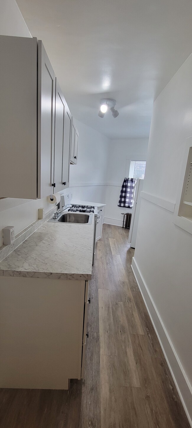 Kitchen - 155 Akron St