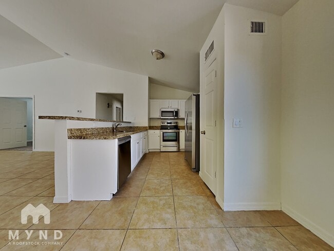 Foto del edificio - 3005 N 89th Dr