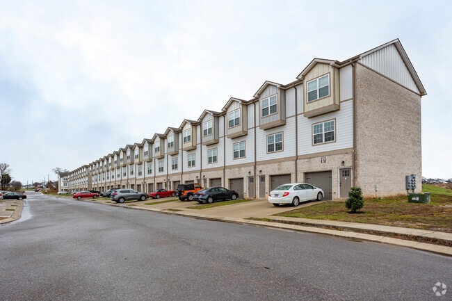 Building Photo - The Villas at Charleston Oaks