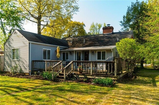 Building Photo - Sauer's Garden Gem: Lovely 3 Bedroom, 1.5 ...