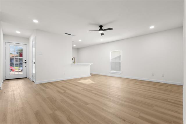 Foto del edificio - 913 Roaming Rd Dr