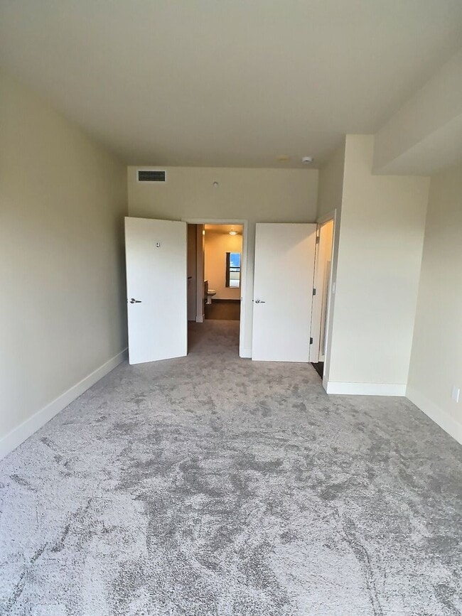 Foto del edificio - Fantastic 2 Bedroom/2 Bathroom Condo For R...