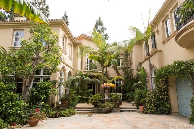 Building Photo - 10295 Century Woods Dr
