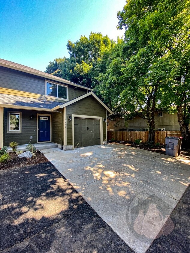 Primary Photo - Willamina Duplex