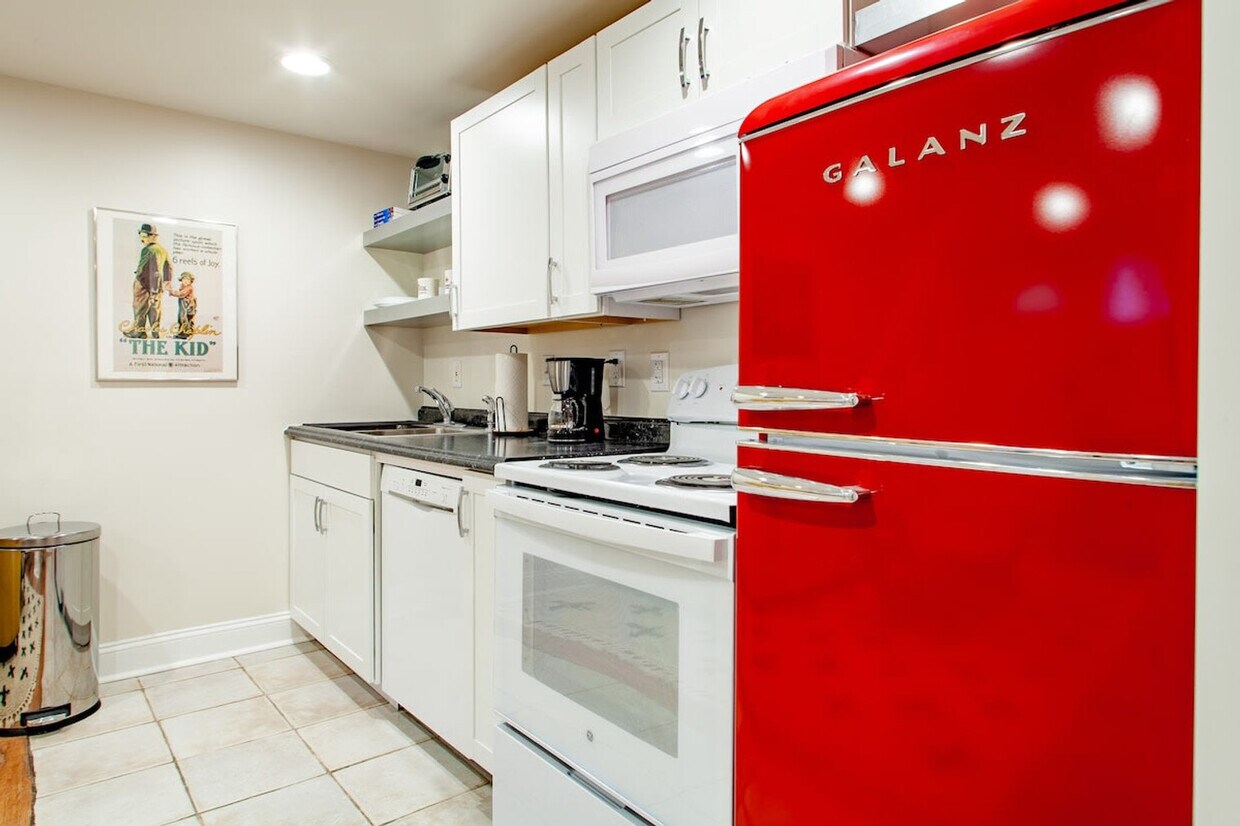 Foto principal - 1223 Fairmont St NW