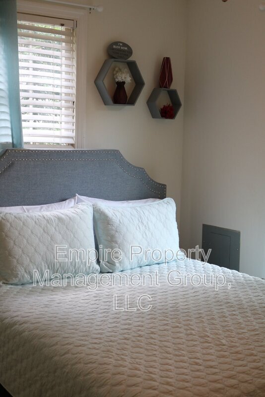 Foto principal - 2208 Kingswood Dr