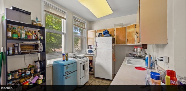 Building Photo - 1006 Garnett Pl