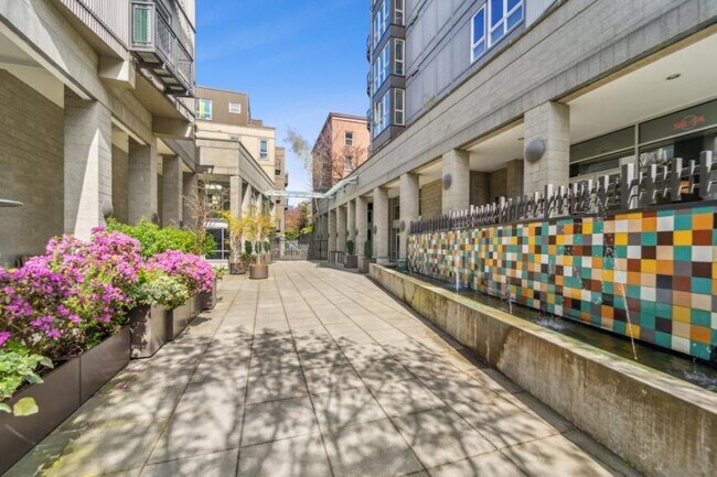 Building Photo - 1 bedroom in Seattle WA 98122