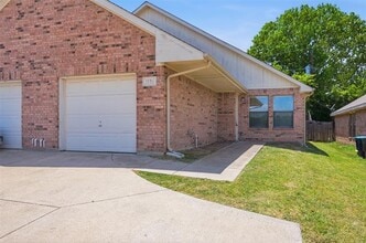 Building Photo - 3116 S Cherry Ln