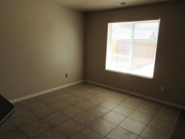 Foto del edificio - 3 bedroom -2 Bathroom -Twinhome in Lamplight