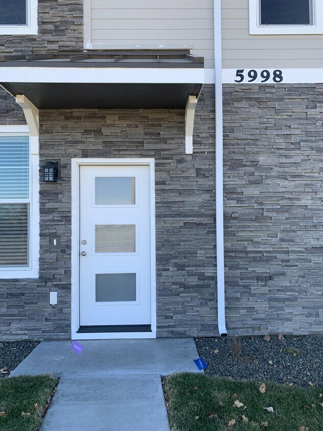 Primary Photo - 5998 S Jessenia Ln
